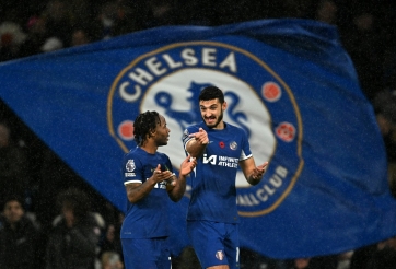 Cầu thủ Chelsea bị phạt thẻ nhiều hơn số trận đá Ngoại hạng Anh