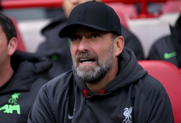 Liverpool trả giá đắt sau trận thắng Brentford