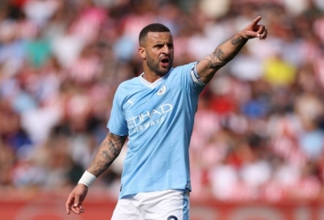 Kyle Walker: 'Tôi chưa thấy ai chuyền bóng giỏi như thế'