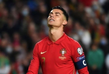 Ronaldo nhận chỉ trích sau trận thua Slovenia
