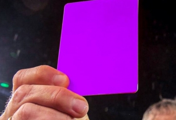 'Thẻ tím' và hình phạt mới được áp dụng trong bóng đá?