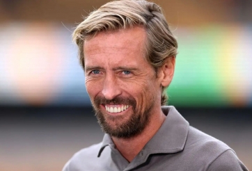 Peter Crouch chỉ ra sai lầm của Liverpool trước Atalanta