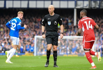 BLĐ Nottingham phẫn nộ với các quyết định của trọng tài