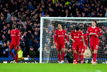 Thua bạc nhược, Liverpool 'hụt hơi' trong cuộc đua vô địch Ngoại hạng Anh