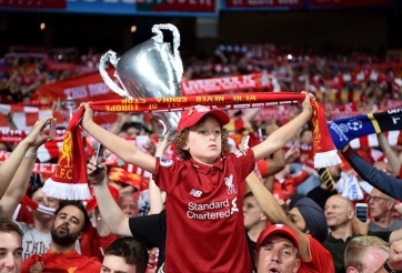 CĐV Liverpool phản ứng với màn tranh cãi giữa Salah và Klopp