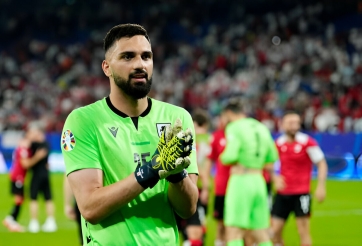 Thi đấu xuất sắc, thủ thành Georgia 'đổi đời' ngay tại Euro 2024