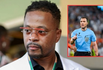 Huyền thoại MU châm biếm trọng tài với quyết định thổi pen cho tuyển Anh