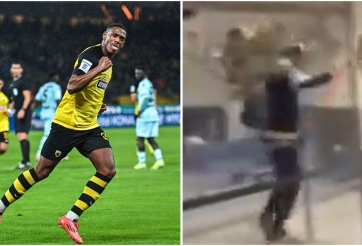 Anthony Martial 'khiêu vũ' cùng các CĐV sau chiến thắng