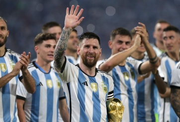 Messi cùng Argentina đi vào lịch sử FIFA