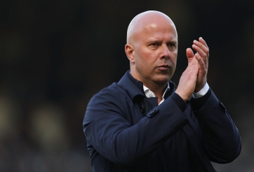 Liverpool trắng tay, Slot vẫn đặc biệt ca ngợi hai trụ cột