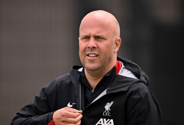 Slot thận trọng trước ngày Liverpool vô địch Ngoại hạng Anh