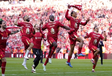 Khi nào Liverpool nâng cúp vô địch Ngoại hạng Anh?