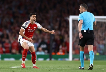 Trọng tài gây nhiều tranh cãi trận Arsenal vs PSG