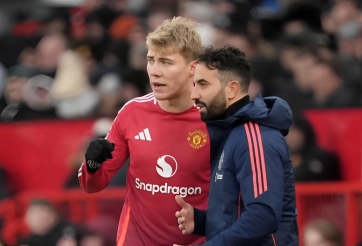 Hojlund giúp MU chiêu mộ 'siêu tiền vệ' Brazil