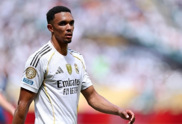 Truyền thông Tây Ban Nha 'vùi dập' Arnold ngày ra mắt Real