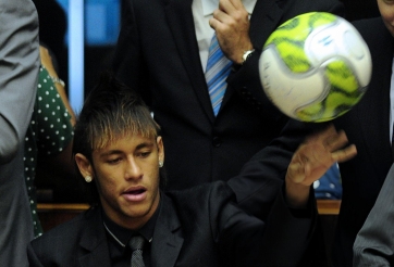 Người đàn ông lãnh 17 năm tù vì ăn cắp 'bảo vật' của Neymar