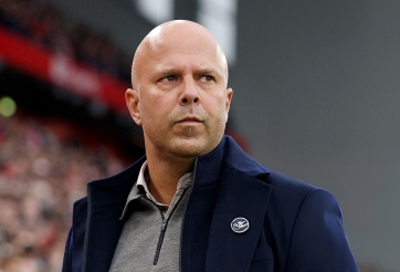 Lãnh đạo Liverpool họp khẩn để sa thải Arne Slot