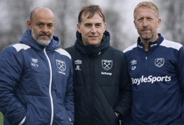 Đội bóng Ngoại hạng Anh trả lương cho 3 HLV cùng một thời điểm