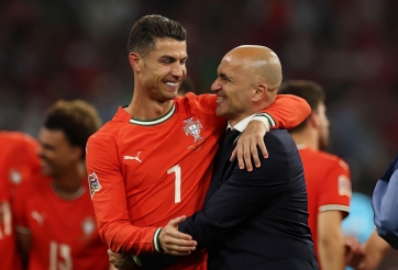 HLV tuyển Bồ Đào Nha: 'Ronaldo có thể thi đấu suốt đời'