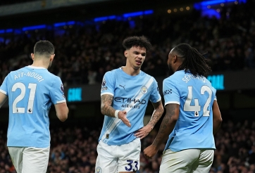 Thắng Newcastle, Man City 'phả hơi nóng' vào gáy Arsenal