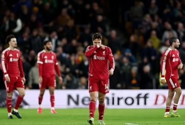 Liverpool thua bạc nhược đội bét bảng Ngoại hạng Anh