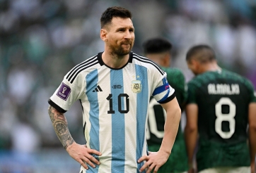 Messi nhận tin không thể buồn hơn trên tuyển Argentina