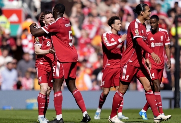 Hạ Palace, Liverpool tiến gần vé dự Champions League