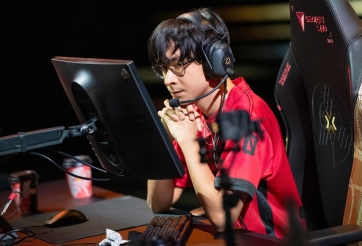 Bạn gái Kyedae lên tiếng 'cầu xin' người hâm mộ hãy ngừng công kích TenZ