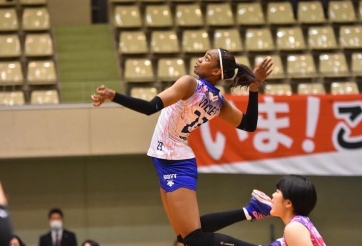 Đồng đội Thanh Thúy nhận giải 'Tân binh xuất sắc nhất' tại V.League Nhật Bản 2021-2022