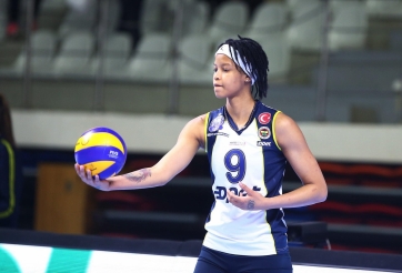 'Thần đồng' bóng chuyền Cuba tỏa sáng giữa dàn sao trên đất Thổ