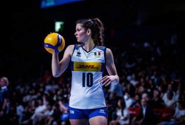 Những 'bóng hồng' xinh đẹp nổi bật tại giải bóng chuyền VNL 2022