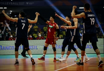 Hạ đẹp trong 3 set, bóng chuyền nam Trung Quốc đánh bại đội bóng số 1 thế giới