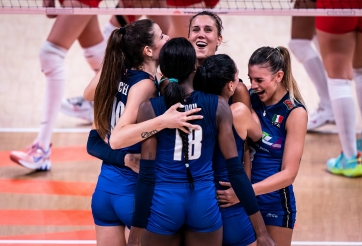 Vượt qua áp lực khán giả, tuyển nữ Ý hẹn gặp Brazil ở chung kết VNL 2022