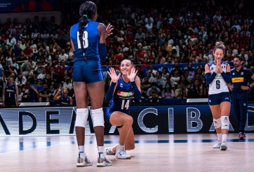Dễ dàng đả bại Brazil, Ý giành danh hiệu FIVB tiếp theo sau 11 năm chờ đợi