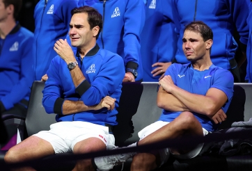 Tin thể thao 24/9: Federer khóc như mưa, Quang Liêm lỡ hẹn với 'Vua cờ'