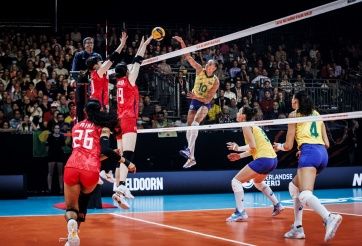 Bóng chuyền nữ Brazil tiễn đại diện châu Á cuối cùng về nước tại giải VĐTG