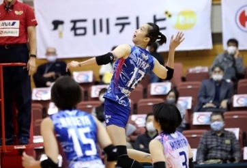 Thanh Thúy 'headshot' đối thủ, hành động sau đó khiến NHM tự hào