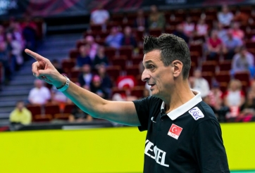 Lùm xùm việc giã từ bóng chuyền nữ Thổ Nhĩ Kỳ của Giovanni Guidetti