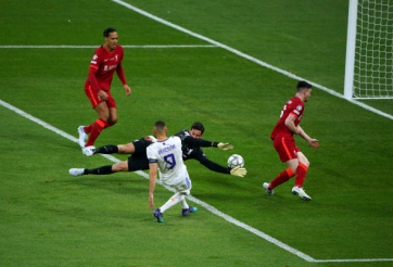 Tại sao bàn thắng của Benzema không được công nhận?