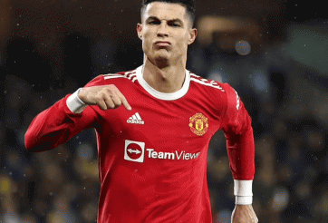 Evra: “Chỉ có những người ghen tị mới chỉ trích Ronaldo”