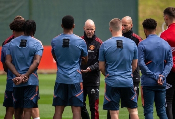 Man Utd trở lại 'đạp cỏ', Cristiano Ronaldo vắng mặt