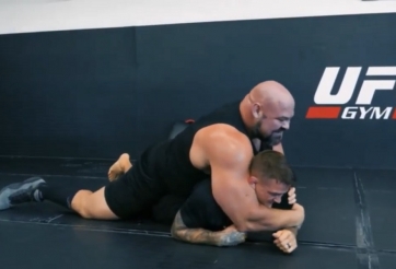 Dustin Poirier chạm trán 'Người đàn ông khỏe nhất hành tinh', trước thềm đấu McGregor