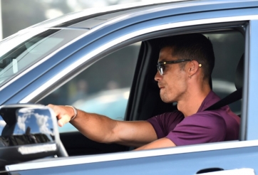 Không xuất hiện cùng đồng đội, Ronaldo xác nhận tương lai?