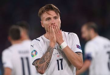 'Địch thủ của Ronaldo' ghi bàn mở khoản, đua Vua phá lưới EURO 2021