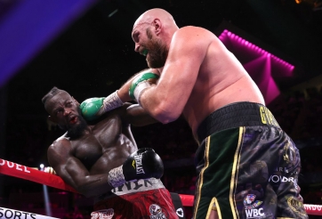 VIDEO: Phát cuồng với pha knockout của Tyson Fury trước Deontay Wilder