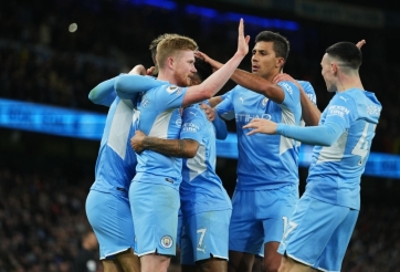 Man City củng cố vững chắc ngôi đầu Ngoại hạng Anh