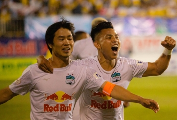 Công Phượng: 'HLV Kiatisak đã dạy cho chúng tôi phải biết phòng ngự nữa'