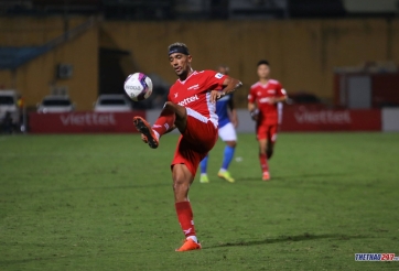 Ngoại binh Viettel trình diễn kỹ thuật siêu đẳng trên sân Hàng Đẫy