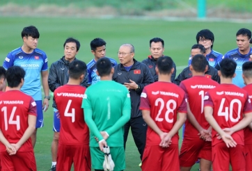 HLV Park giới thiệu 6 'cánh chim lạ' chuẩn bị cho VL World Cup 2022