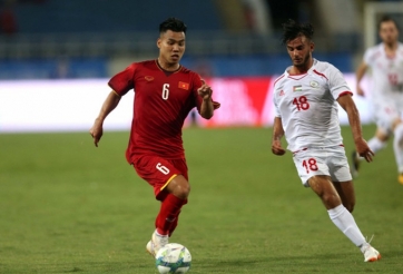 VIDEO: Kỹ thuật siêu việt của hậu vệ ĐT Việt Nam